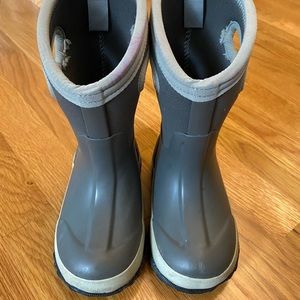 BOGS kids K Classic Matte Boots size 9